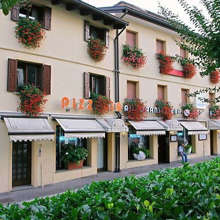 Hotel Ristorante Cigno - Camere And Aparthotel Latisana Eksteriør billede