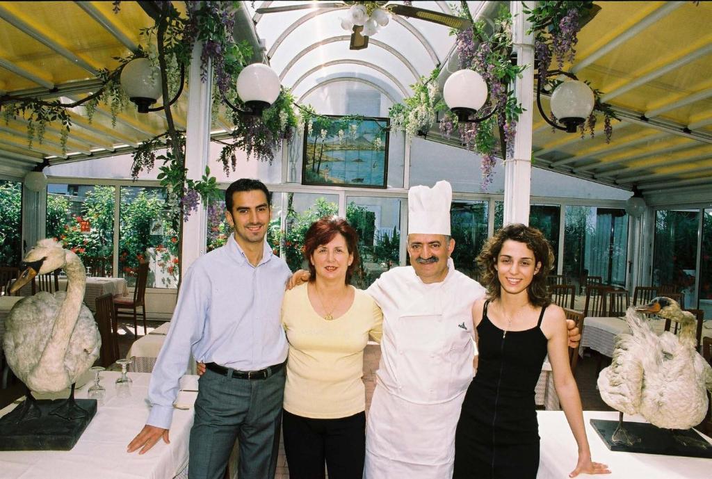 Hotel Ristorante Cigno - Camere And Aparthotel Latisana Eksteriør billede